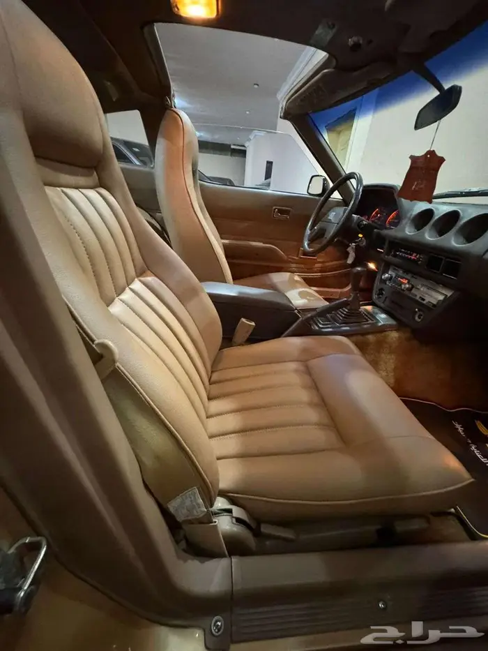 للبيع نيسان 280zx زد 1980بحالة الوكالة الفئه العاشرة 10 35