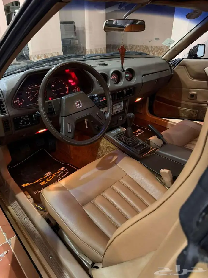 للبيع نيسان 280zx زد 1980بحالة الوكالة الفئه العاشرة 10 32