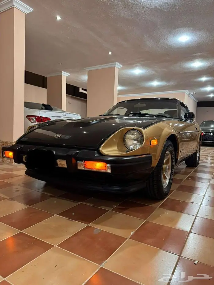 للبيع نيسان 280zx زد 1980بحالة الوكالة الفئه العاشرة 10 50
