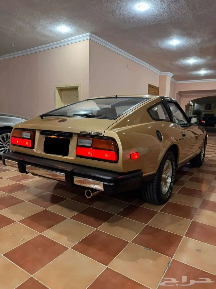 للبيع نيسان 280zx زد 1980بحالة الوكالة الفئه العاشرة 10 47