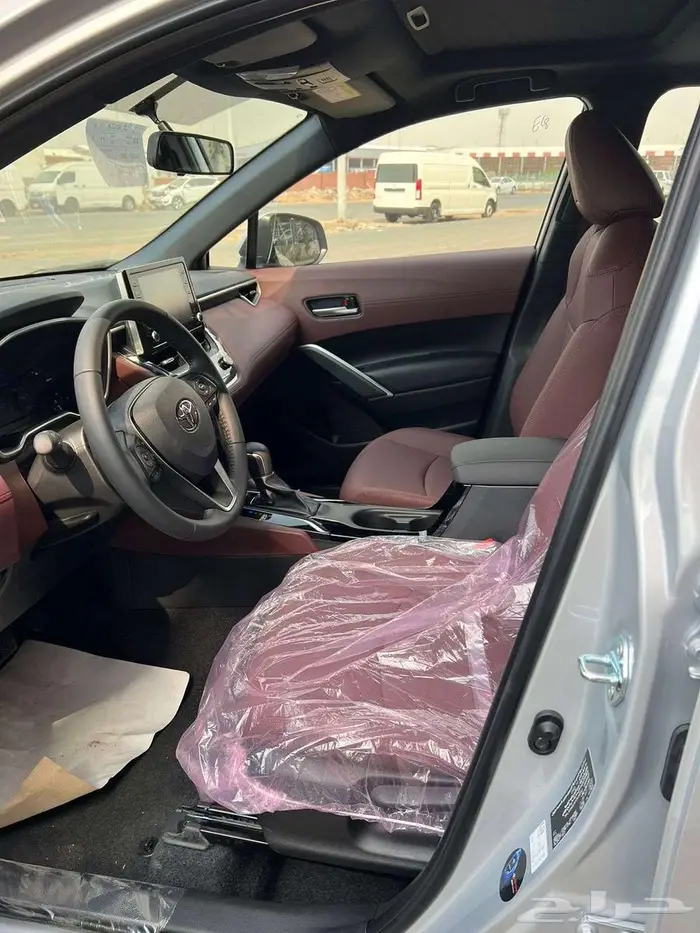 كورولاكروس ليمتد فل كامل 2024 اصفار 10