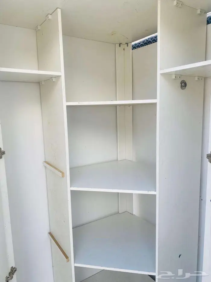 دولاب ملابس جدا جدا نظيف 2