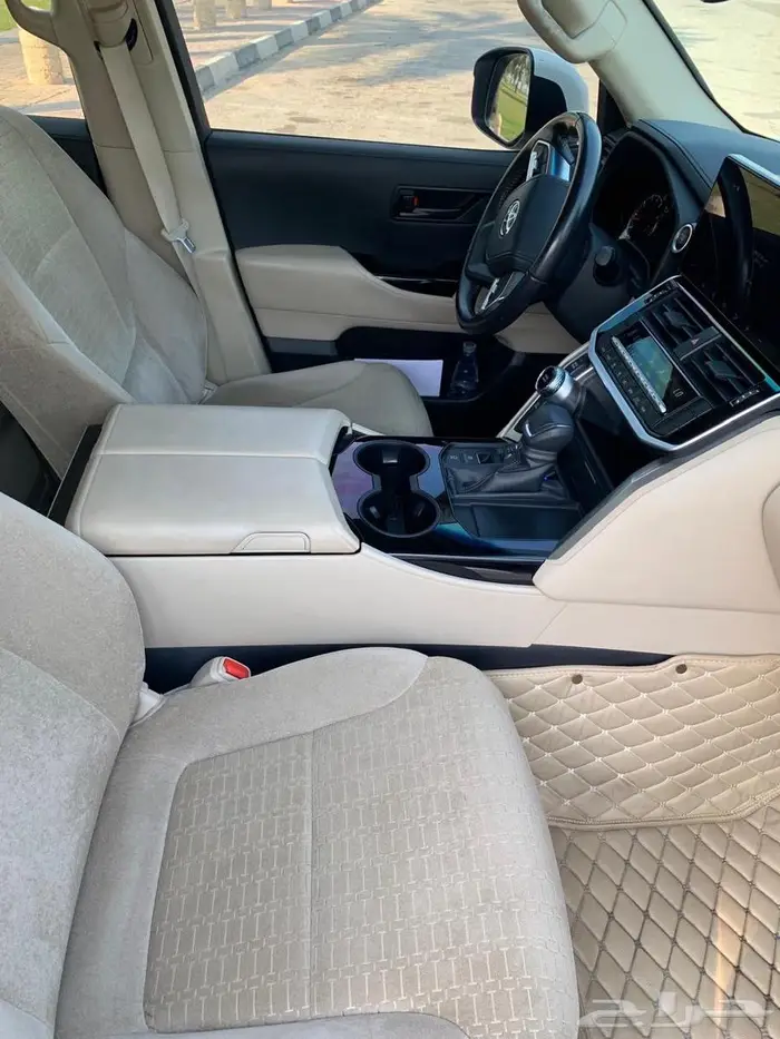 لاندكروزر 2023 ممشى 40 الف 8