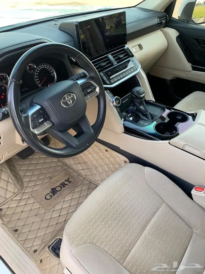 لاندكروزر 2023 ممشى 40 الف 9