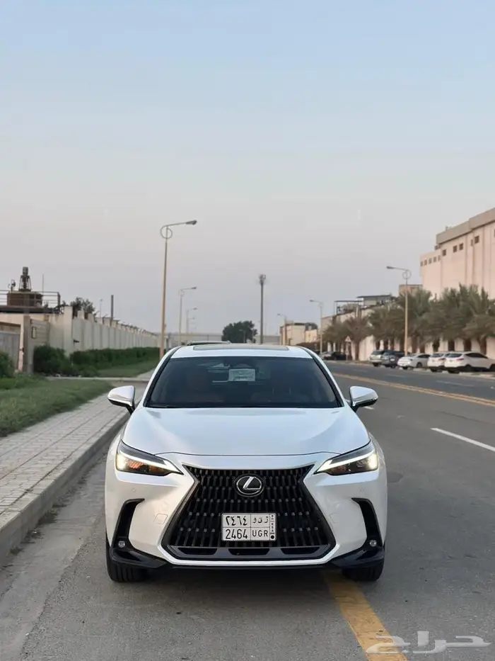 لكزس NX350 2024 سعودي شبه جديد 2