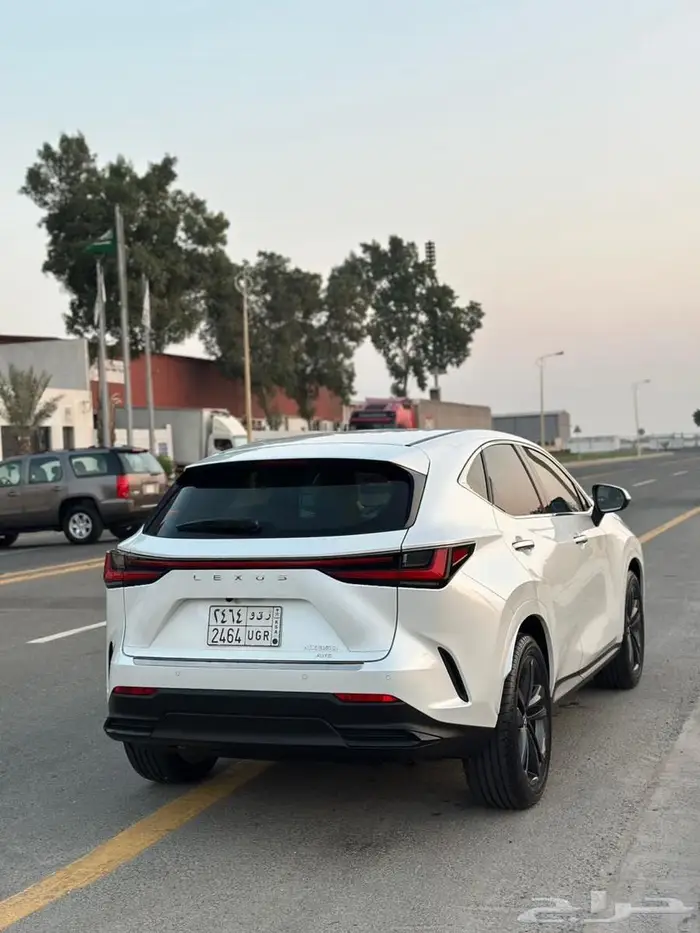 لكزس NX350 2024 سعودي شبه جديد 8
