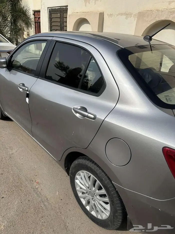 سيارة سوزوكي 1