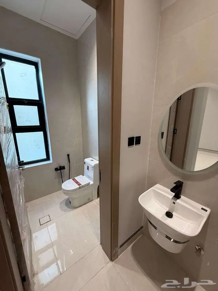 فيلا فاخرة مع شقه للبيع حي غصون الجنادريه 24