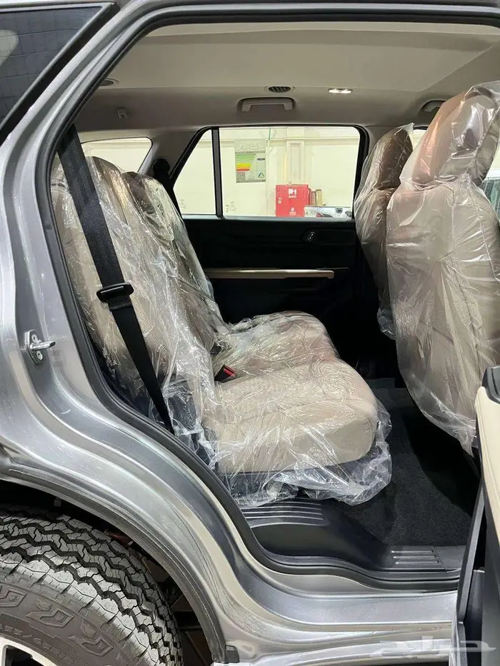 عرض خاص فورد ايفرست XLS بنزين 2.3 موديل 2025 بطاقه جمركيه 8