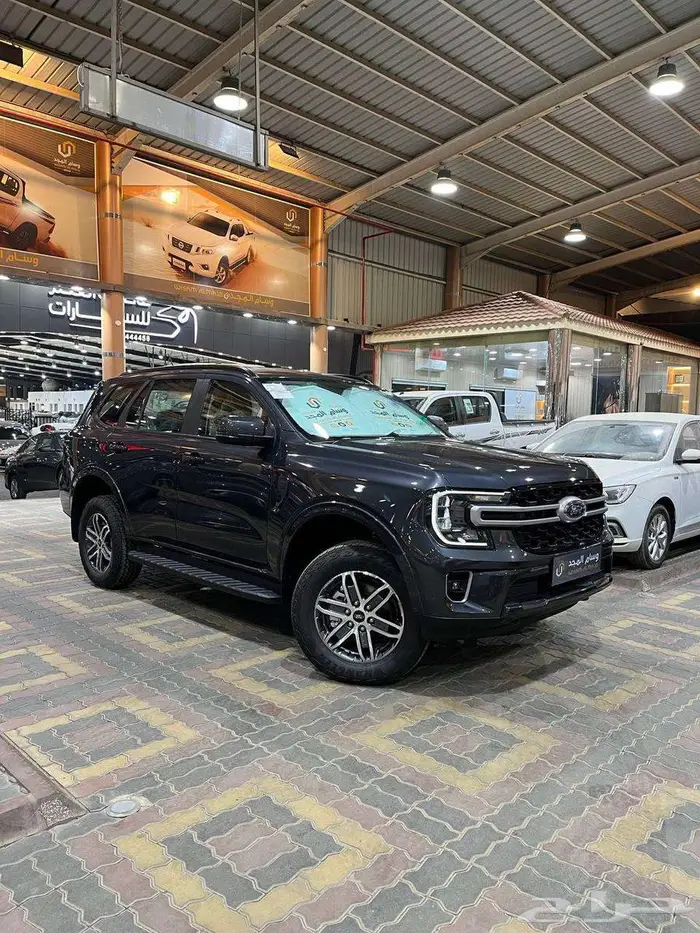 عرض خاص فورد ايفرست XLS موديل 2025 بنزين بطاقه جمركيه 0