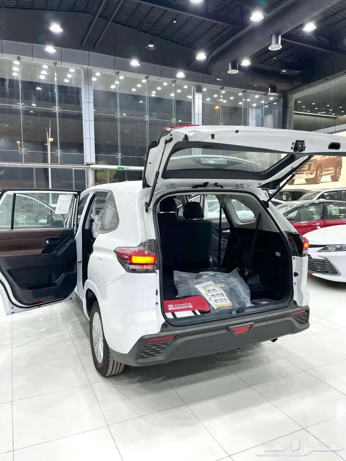 تويوتا انوفا ( GL ) بنزين موديل 2026 أقل الأسعار 8