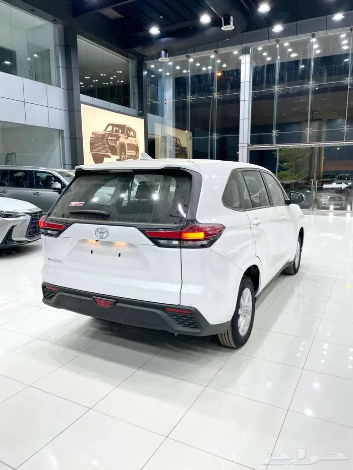 تويوتا انوفا ( GL ) بنزين موديل 2026 أقل الأسعار 6