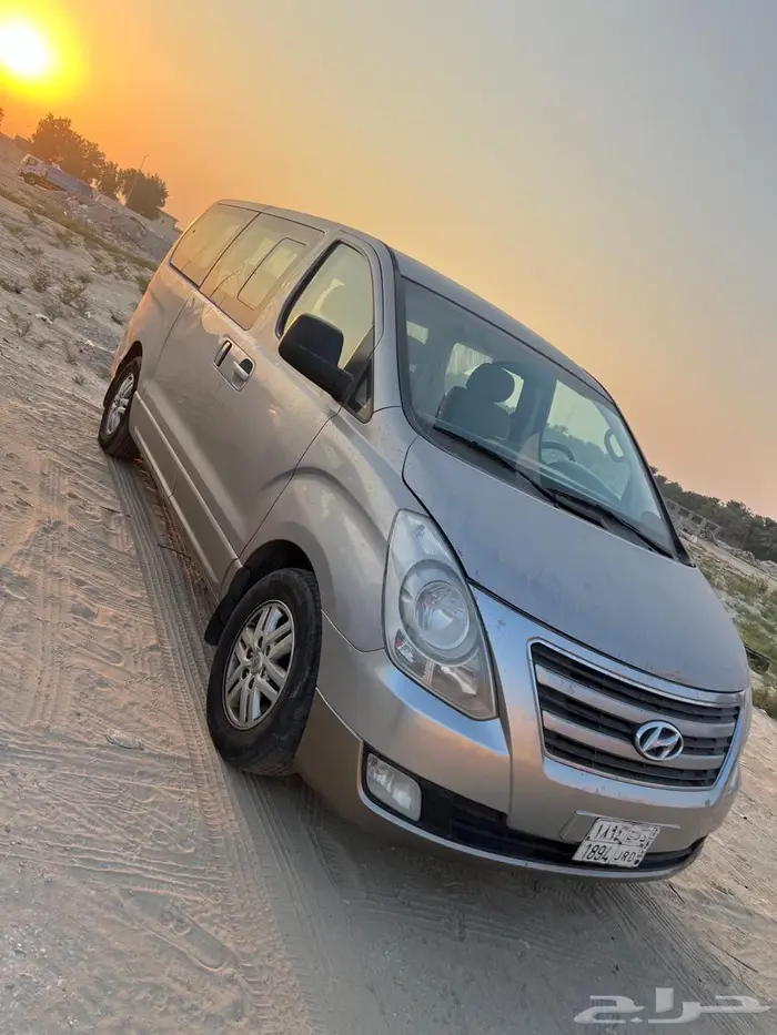 2018 هيونداي H1 8