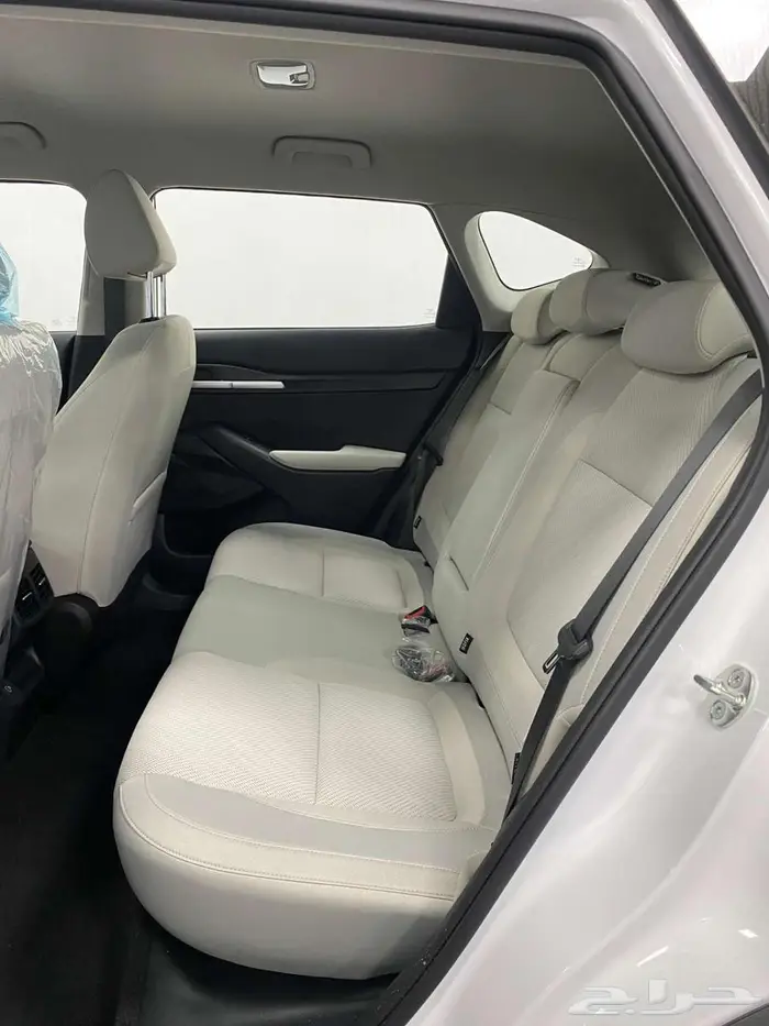 كيا سيلتوس GLS نص فل 2026 ابيض سقف اسود 3