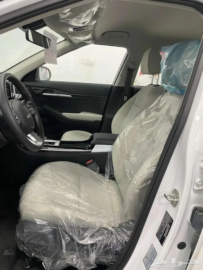 كيا سيلتوس GLS نص فل 2026 ابيض سقف اسود 4