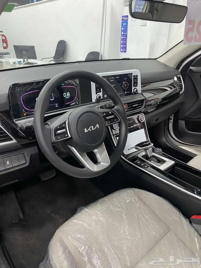 كيا سيلتوس GLS نص فل 2026 ابيض سقف اسود 5