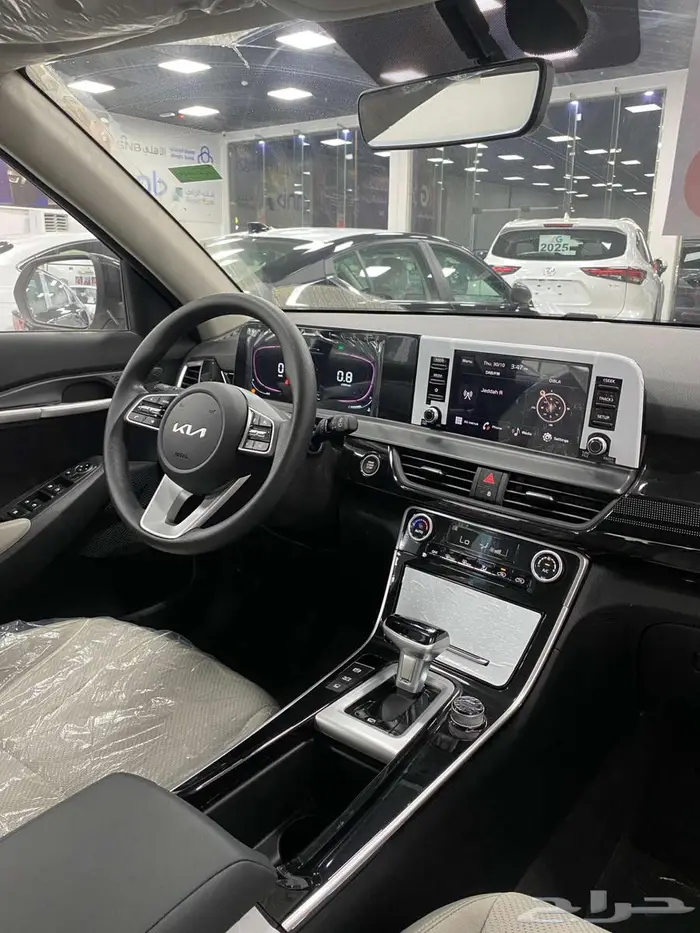 كيا سيلتوس GLS نص فل 2026 ابيض سقف اسود 8