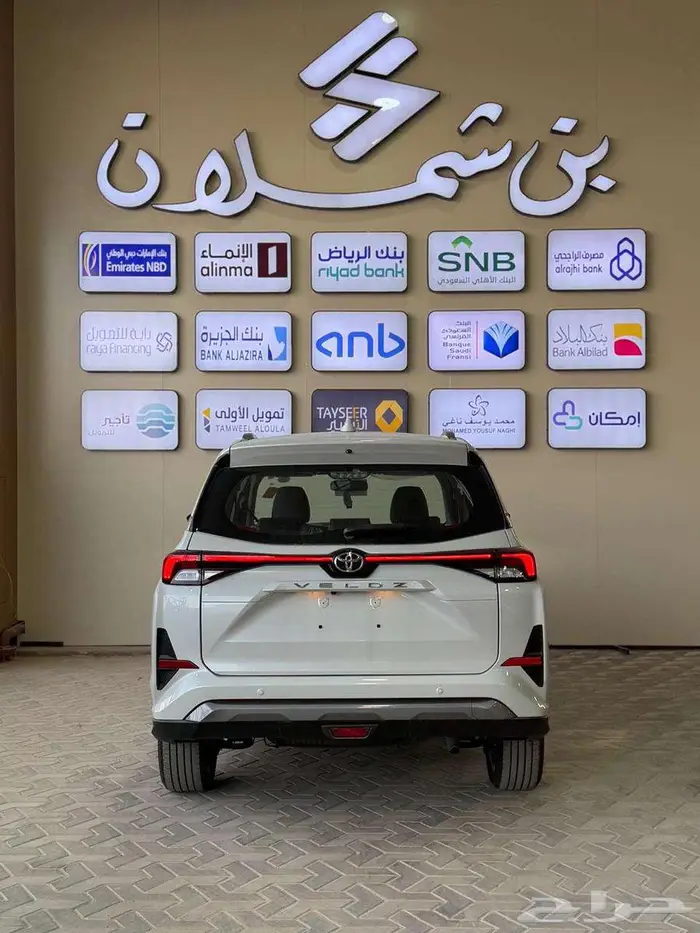 تويوتا فيلوز GLX 2025 2