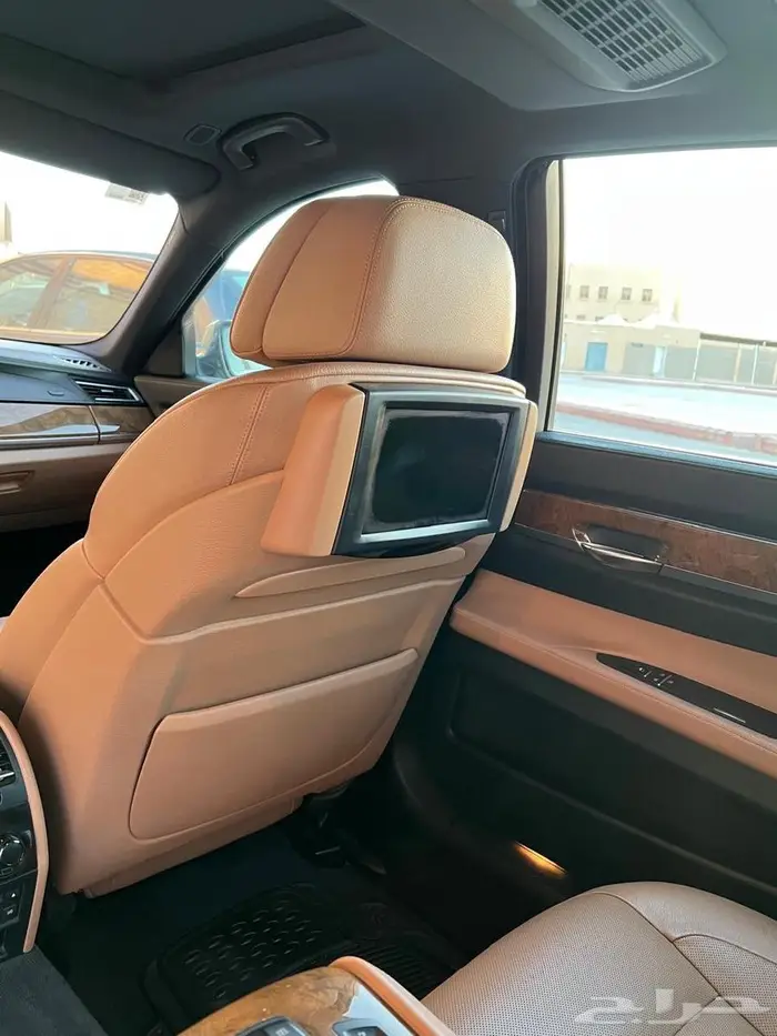 B M W بي ام دبليو 2011 3