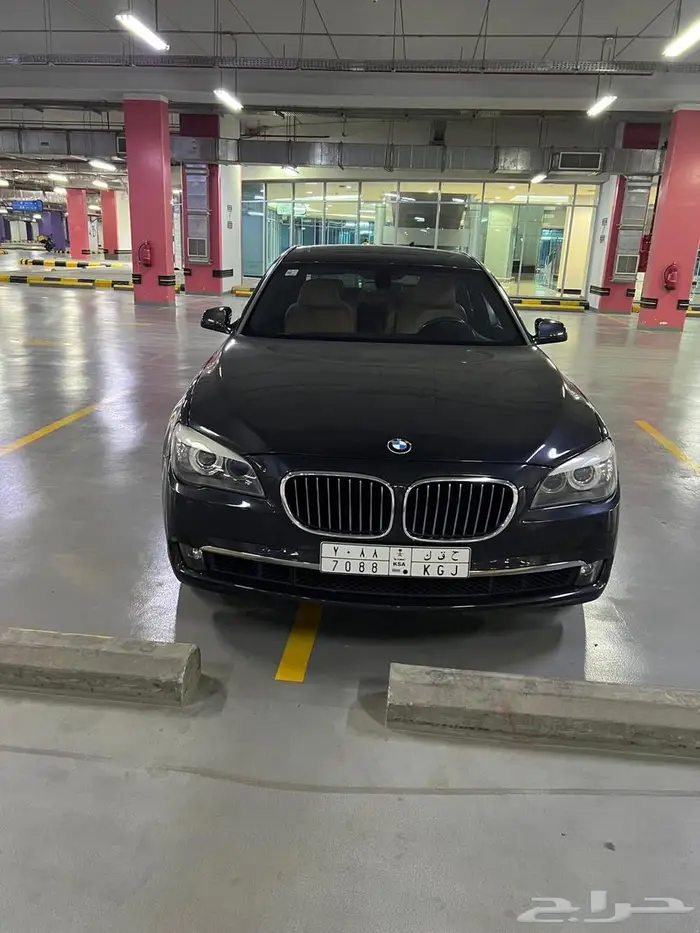B M W بي ام دبليو 2011 7