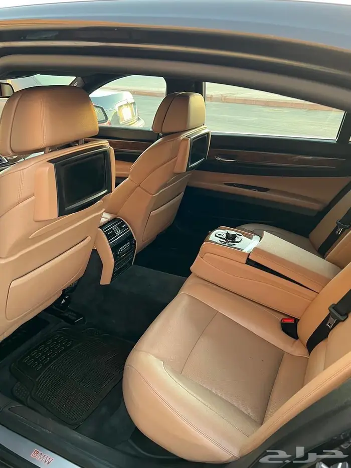 B M W بي ام دبليو 2011 4