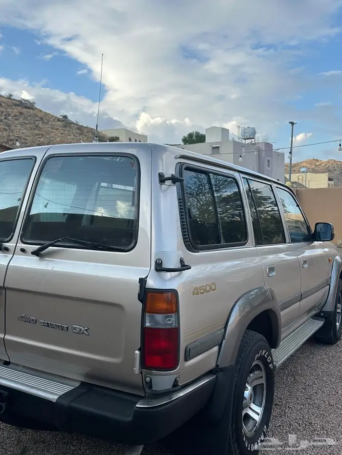 جيب تايوتا موديل 93 2