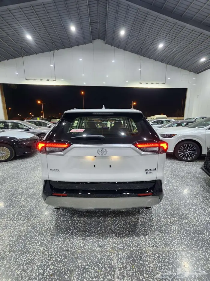 راف فور فتحه XLE هايبرد 2025 السعر 132250 4