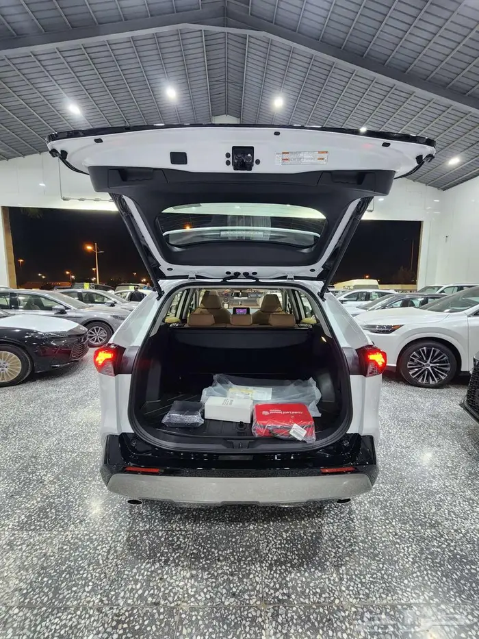 راف فور فتحه XLE هايبرد 2025 السعر 132250 15