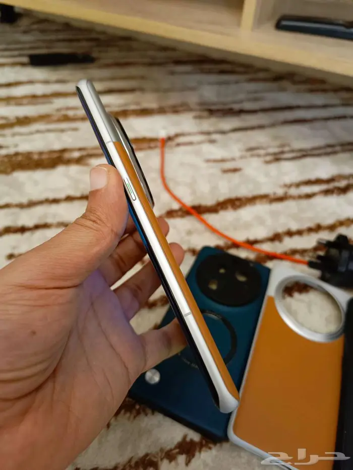 oppo find x6 pro جلد بني 8