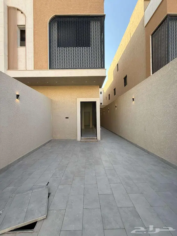 تاون هاوس أرضي للبيع تنال - الرمال 1