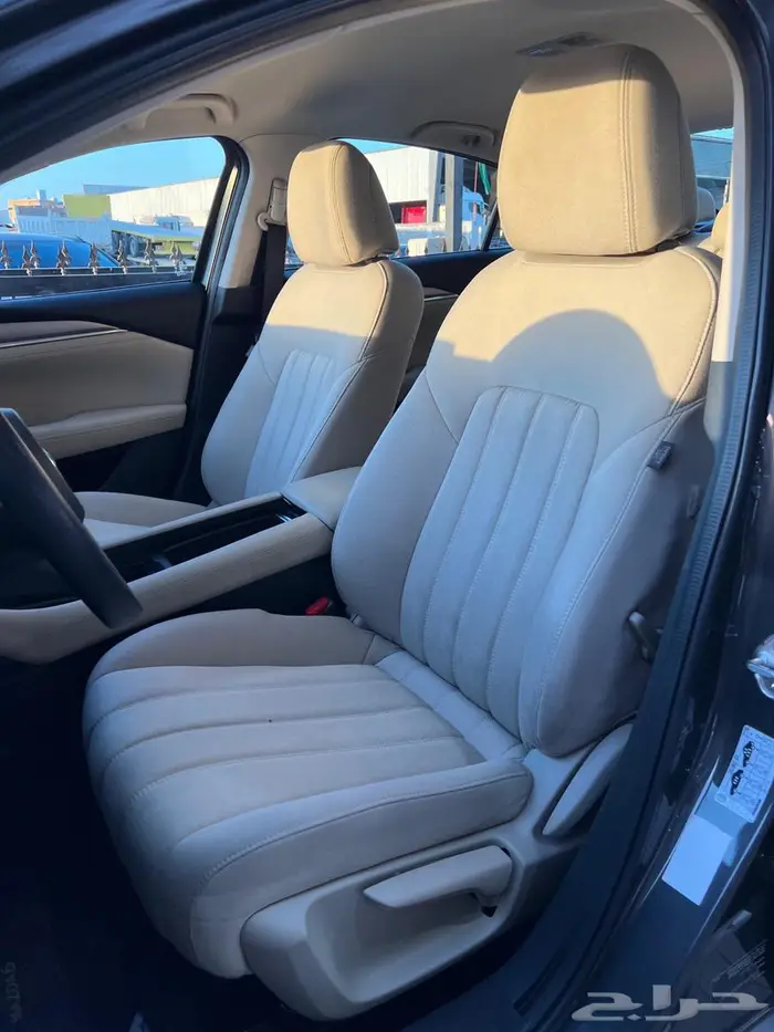 مازدا 6 عداد 48 موديل 2023 13