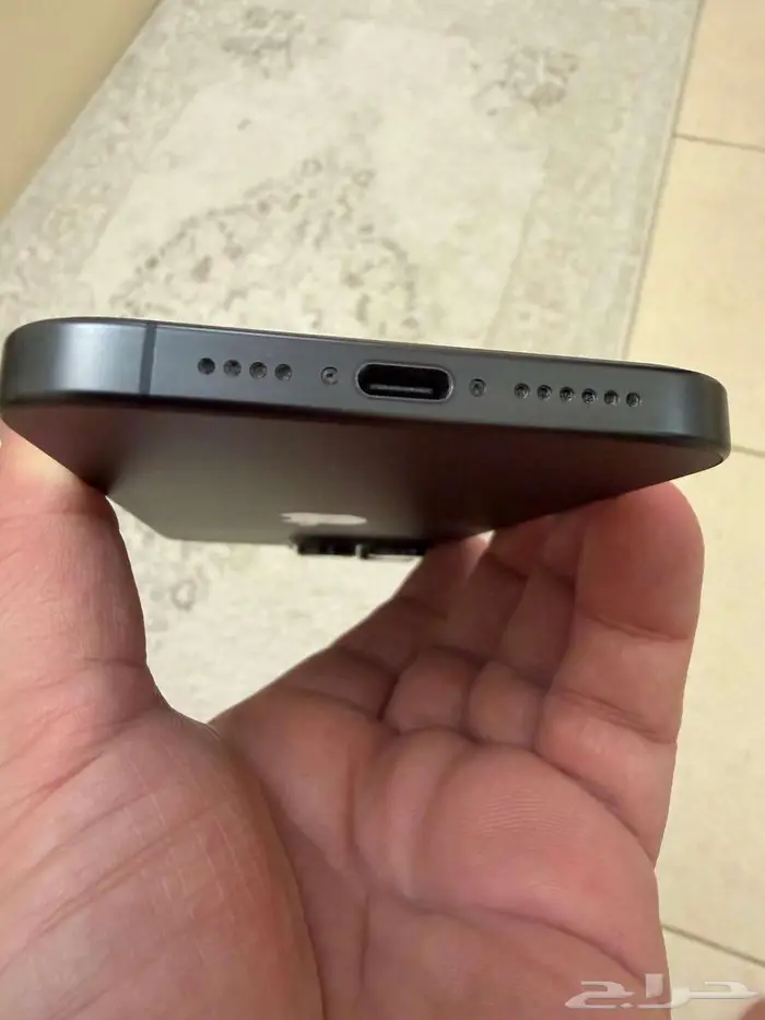 iPhone 15 Pro Max 256 GB Black 3