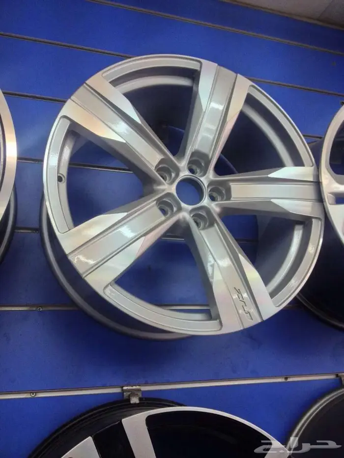 (((جنوط كومارو 2015 أصلية وكالة أو تقليد 44