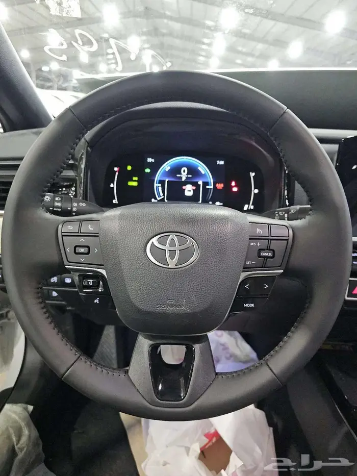 تويوتا كامري هايبرد LE هايبرد بانوراما 2025 4