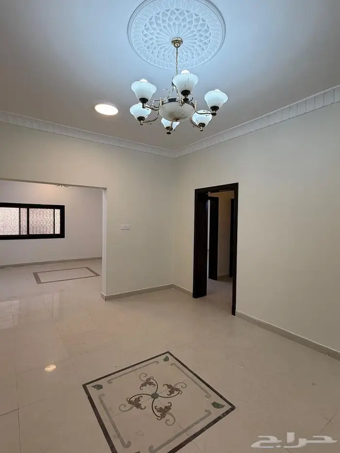 دور علوي للإيجار حي الازدهار 1