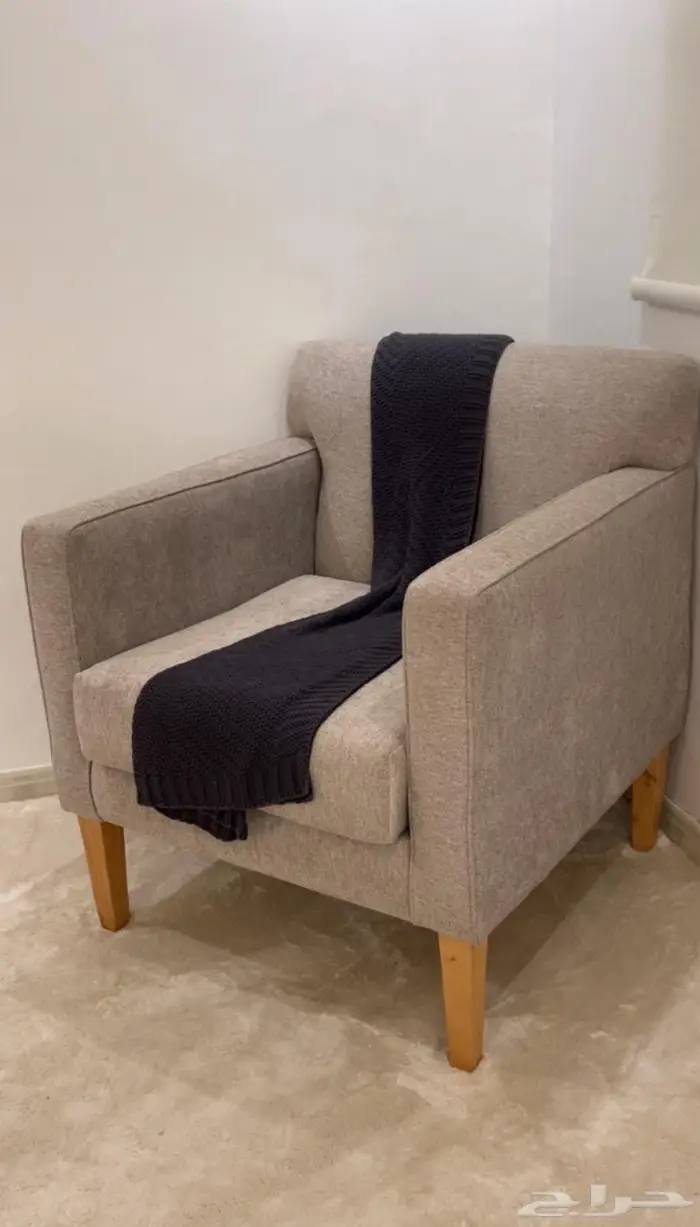 طاولة طعام وفريزر وبرادة ودولاب 12