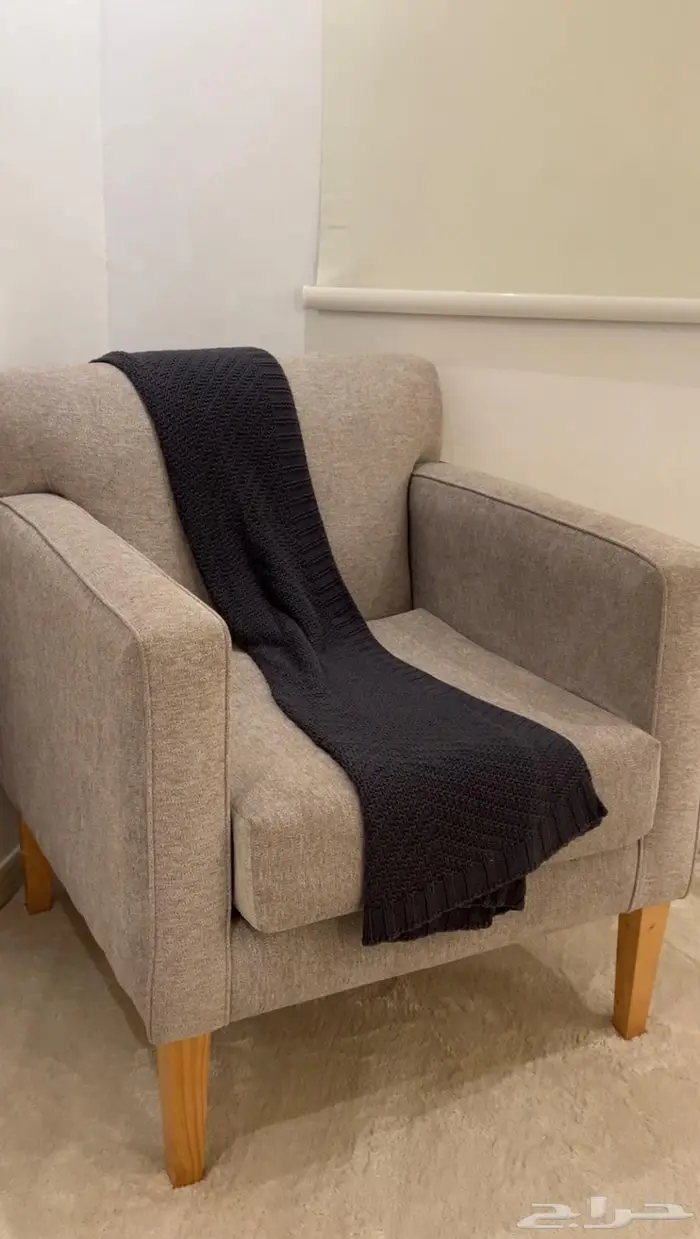 طاولة طعام وفريزر وبرادة ودولاب 13