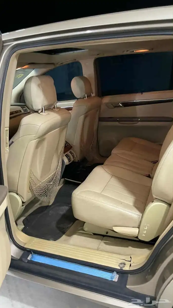 سياره مرسيدس 2009 r350 السياره محتاجه فقط رأس ماكيه. 2