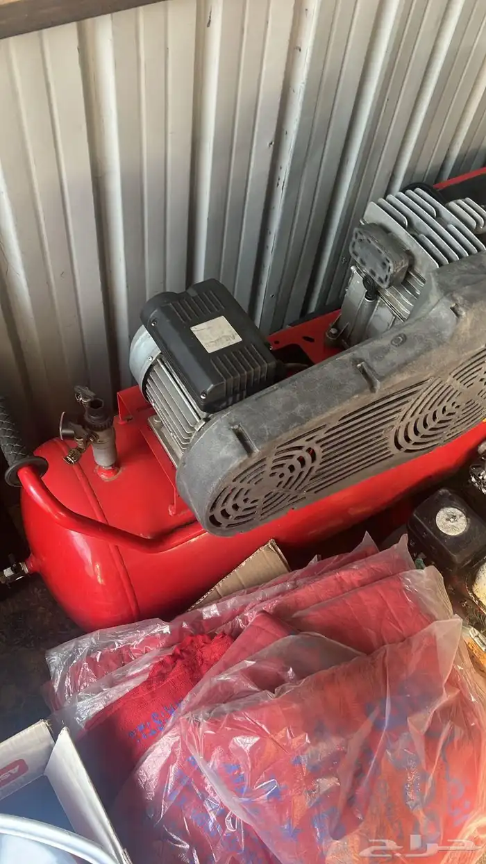 كمبروثر هواء إيطالي بحالة الجديد 100 لت 3