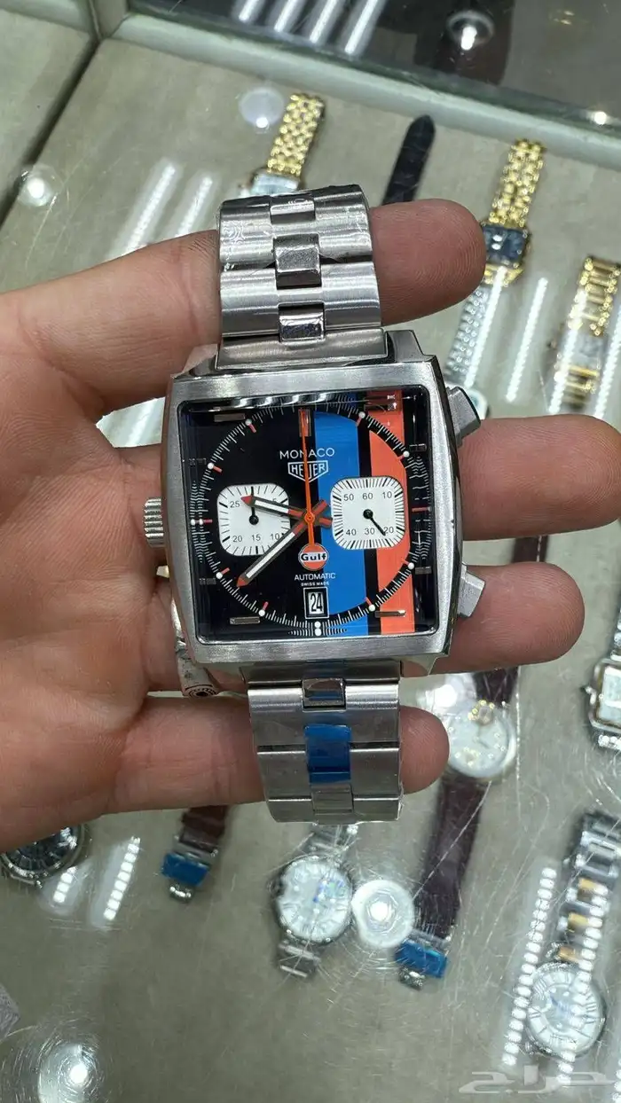 يوجد لدينا ساعات 6