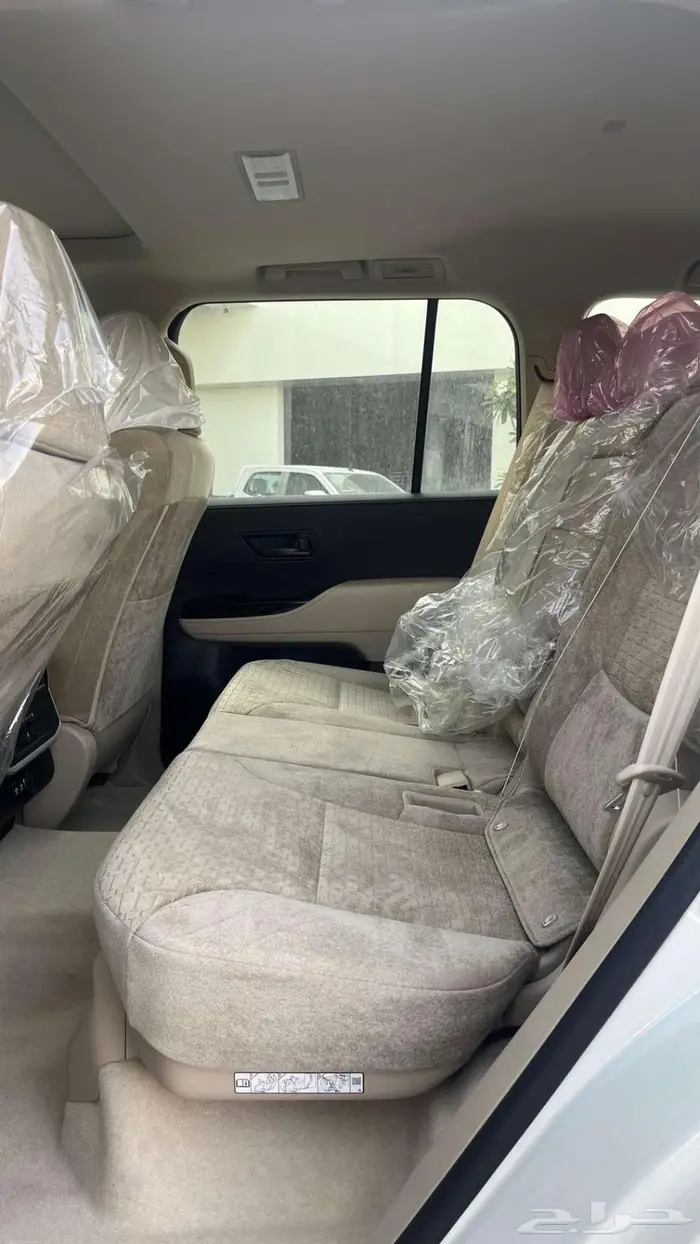 لاندكروزر GXR2 بنزين 2025 9