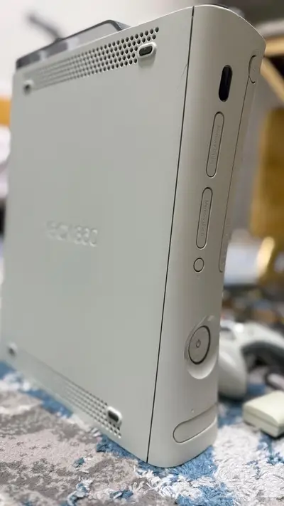 اكس بوكس 360 نظيف مع 4 اشرطه index