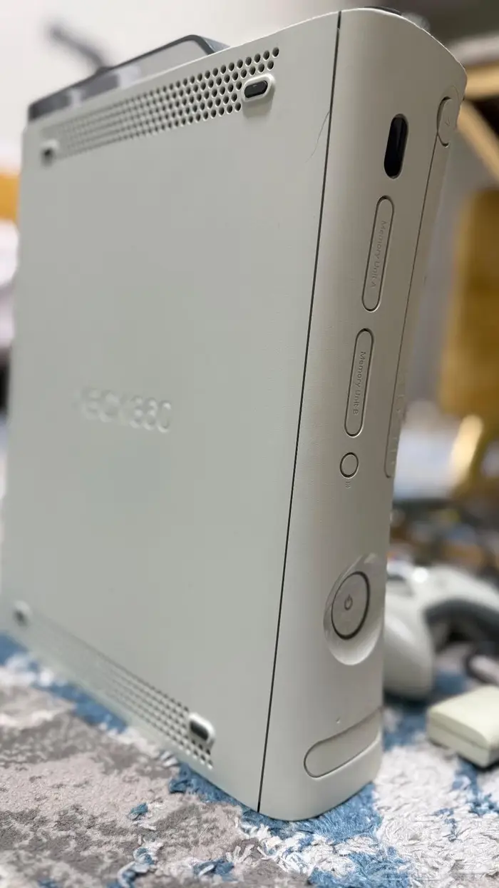 اكس بوكس 360 نظيف مع 4 اشرطه 0