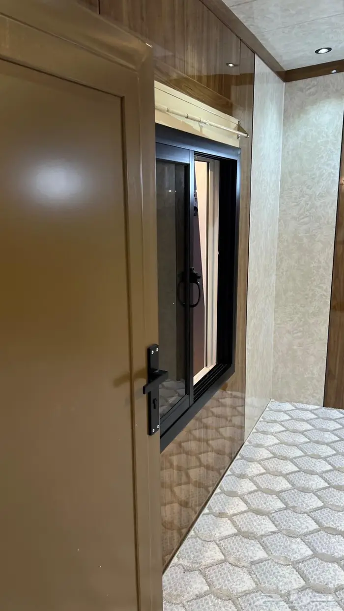 كرفانه 19 متر في عرض 4 ونص ثلاث محاور 13