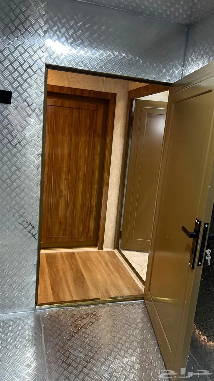 كرفانه 19 متر في عرض 4 ونص ثلاث محاور 22