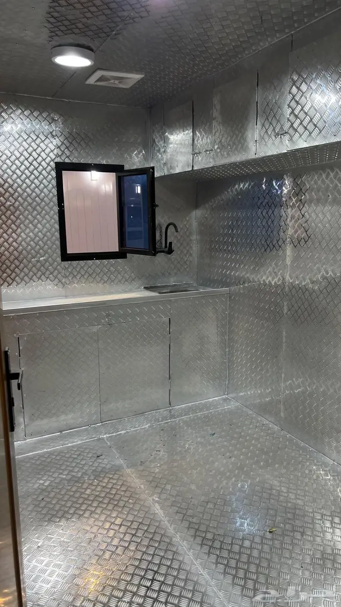 كرفانه 19 متر في عرض 4 ونص ثلاث محاور 24