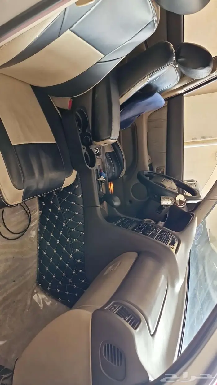 للبيع لوحة رقم 45 مع السياره 8