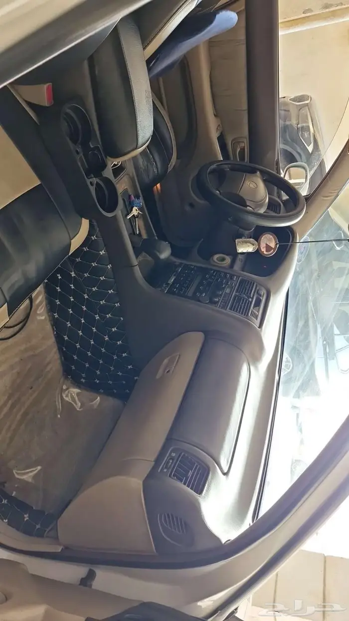 للبيع لوحة رقم 45 مع السياره 7