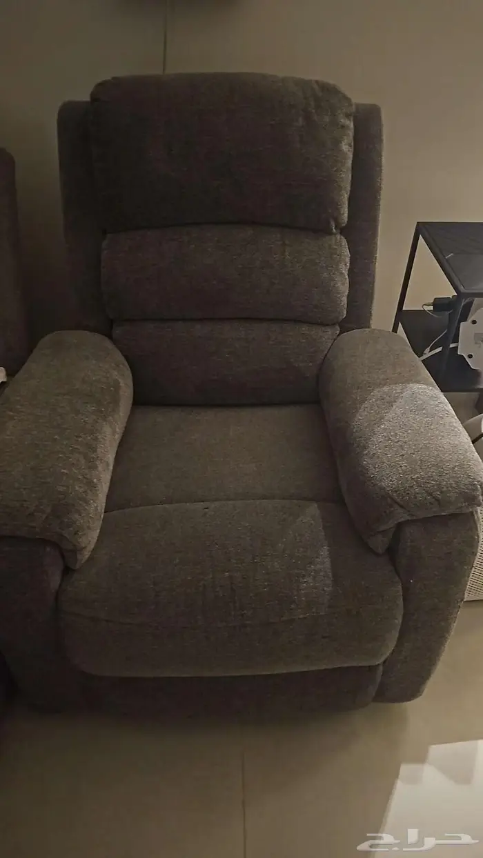طقم كنب ريكلاينر استرخائي للبيع 4