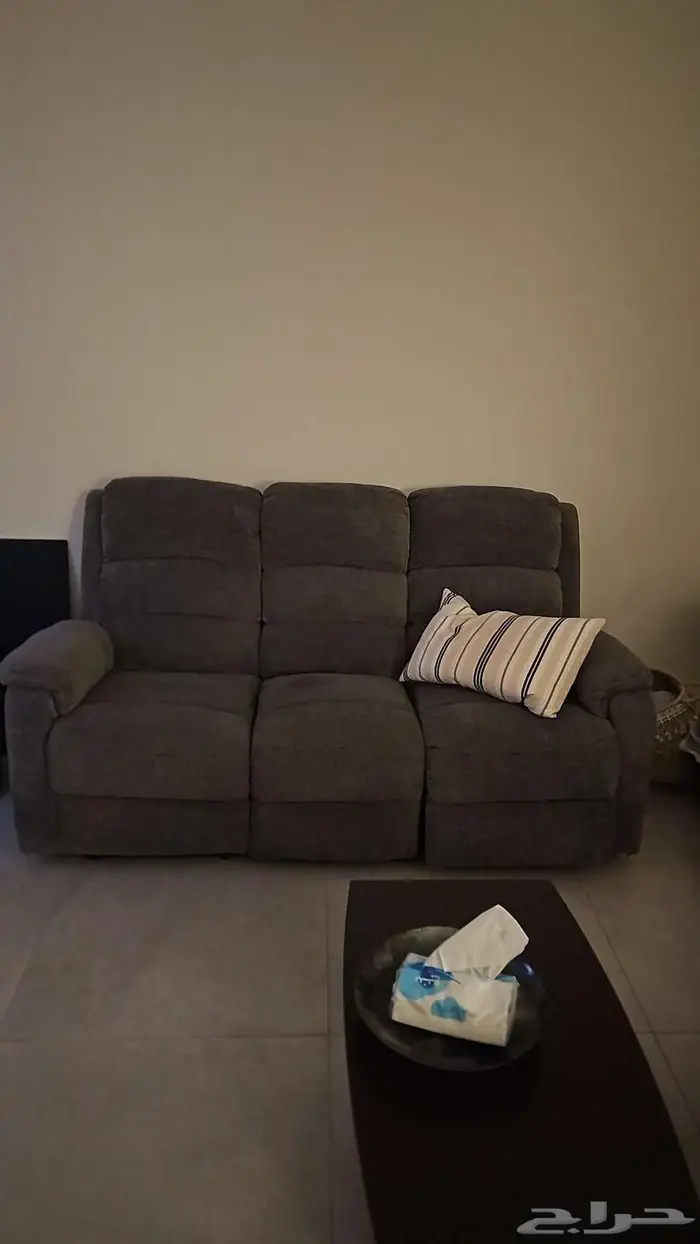 طقم كنب ريكلاينر استرخائي للبيع 2